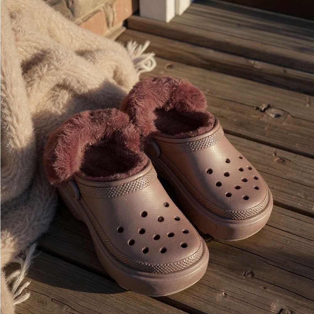 CROCS Women's Tan Fur-Lined Clogs